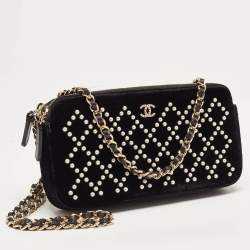 Pre Owned Chanel Black Quilted Pearl Velvet Double Zip Clutch Bag