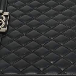 Pre Owned Chanel Black Quilted Leather New Medium Boy Shoulder Bag