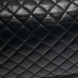 Pre Owned Chanel Black Quilted Leather New Medium Boy Shoulder Bag
