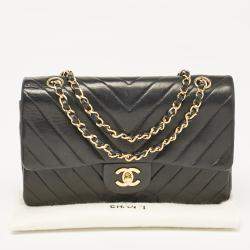Chanel Black Chevron Leather Medium Classic Double Flap Bag