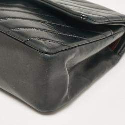 Chanel Black Chevron Leather Medium Classic Double Flap Bag