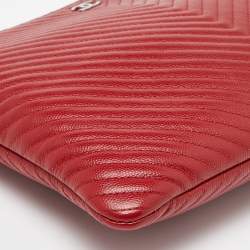 Pre Owned Chanel Red Chevron Quilted Caviar Leather Medium O'Case Pouch