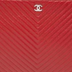 Pre Owned Chanel Red Chevron Quilted Caviar Leather Medium O'Case Pouch