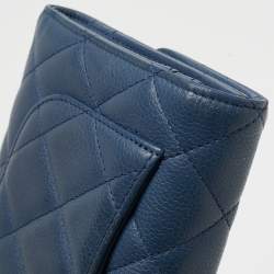Pre Owned Chanel Blue Quilted Caviar Leather Classic Flap Wallet