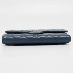 Pre Owned Chanel Blue Quilted Caviar Leather Classic Flap Wallet