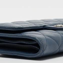 Pre Owned Chanel Blue Quilted Caviar Leather Classic Flap Wallet