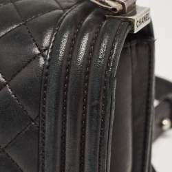 Pre Owned Chanel Black Quilted Leather Medium Boy Flap Bag