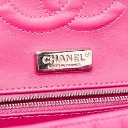 Pre Owned حقيبة شانيل كلاسيك جلد وجلد لامع أسود/ أحمر بقلاب مزدوج متوسطة