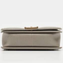 Pre Owned Chanel Grey Quilted Caviar Leather Medium Boy Flap Bag