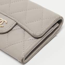 Pre Owned Chanel Grey Quilted Leather Flap Card Holder