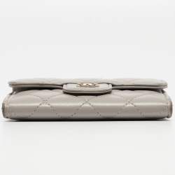Pre Owned Chanel Grey Quilted Leather Flap Card Holder