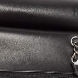 Pre Owned Chanel Black Chevron Leather Medium Classic Double Flap Bag