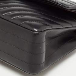 Pre Owned Chanel Black Chevron Leather Medium Classic Double Flap Bag
