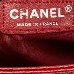 Pre Owned Chanel Red Quilted Caviar Leather New Medium Boy Bag
