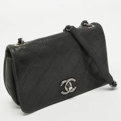 Pre Owned Chanel Black Quilted Leather New Chic Flap Bag