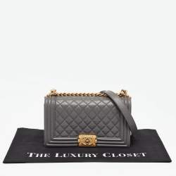 Pre Owned Chanel Grey Quilted Caviar Leather Medium Boy Flap Bag