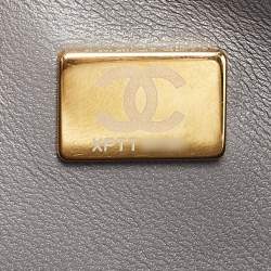 Pre Owned Chanel Grey Quilted Caviar Leather Medium Boy Flap Bag