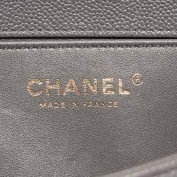 Pre Owned Chanel Grey Quilted Caviar Leather Medium Boy Flap Bag