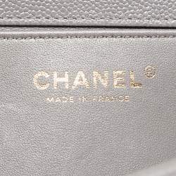 Pre Owned Chanel Grey Quilted Caviar Leather Medium Boy Flap Bag