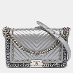 Pre Owned Chanel Silver Quilted Leather New Medium Boy Flap Bag