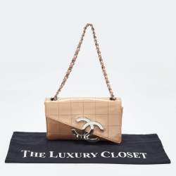 Pre Owned Chanel Peach Square Quilt Patent Leather Diagonal CC Flap Bag