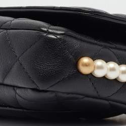 مملوكة مسبقًا Chanel Black Quilted Leather Pearl WOC Bag