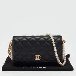 مملوكة مسبقًا Chanel Black Quilted Leather Pearl WOC Bag