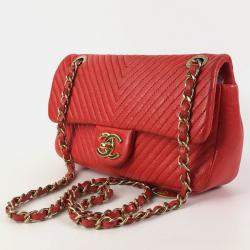 Chanel Red Medium Wrinkled Calfskin Quilted Chevron Medallion Charm Surpique Flap