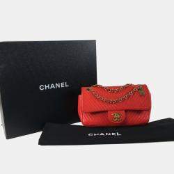 Chanel Red Medium Wrinkled Calfskin Quilted Chevron Medallion Charm Surpique Flap