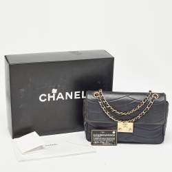 Pre Owned Chanel Navy Blue Quilted Leather Medium Pagoda Flap Bag