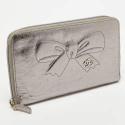 Chanel Silver Leather CC Bow Zip Around Wallet Organizer