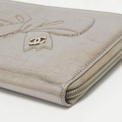 Chanel Silver Leather CC Bow Zip Around Wallet Organizer