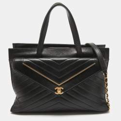 Pre Owned Chanel Black/Gold Reversed Chevron Leather Shopper Tote