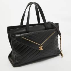 Pre Owned Chanel Black/Gold Reversed Chevron Leather Shopper Tote