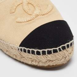Pre Owned Chanel Beige/Black Canvas CC Espadrille Flats Size 37