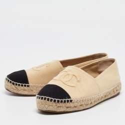 Pre Owned Chanel Beige/Black Canvas CC Espadrille Flats Size 37