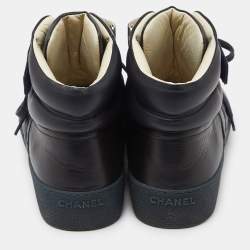 Pre Owned Chanel Black/Blue Quilted Leather CC High Top Sneakers Size 40.5