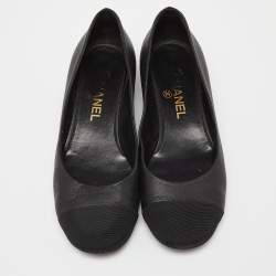 Pre Owned Chanel Black Leather and Canvas CC Cap Toe Ballet Flats Size 39