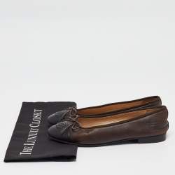 Pre Owned Chanel Dark Brown/Black Leather CC Bow Ballet Flats Size 37.5