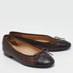 Pre Owned Chanel Dark Brown/Black Leather CC Bow Ballet Flats Size 37.5