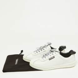 Pre Owned Chanel White/Black Leather Lace Up CC Low Top Sneakers Size 38.5