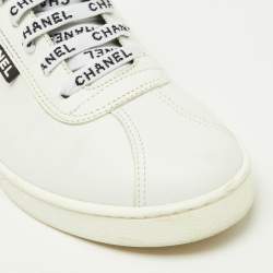 Pre Owned Chanel White/Black Leather Lace Up CC Low Top Sneakers Size 38.5