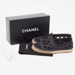 Pre Owned Chanel Black Woven Raffia and Grosgrain CC Cap Toe Espadrille Flats Size 39