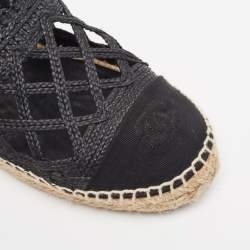 Pre Owned Chanel Black Woven Raffia and Grosgrain CC Cap Toe Espadrille Flats Size 39