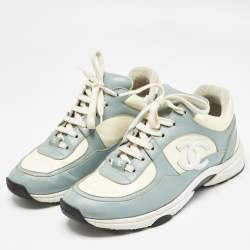 Pre Owned Chanel Blue/White Patent and Leather CC Low Top Sneakers Size 39.5