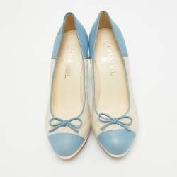 Pre Owned Chanel Blue/Cream Leather and Canvas CC Cap Toe Pumps  Size 38