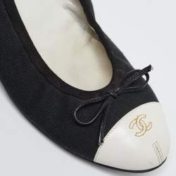 Pre Owned Chanel Black/White Canvas and Leather Bow CC Cap Toe Ballet Size 42