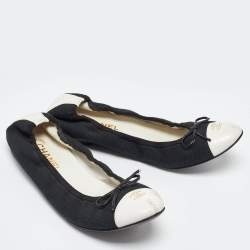 Pre Owned Chanel Black/White Canvas and Leather Bow CC Cap Toe Ballet Size 42