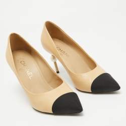 Pre Owned Chanel Beige/Black Leather And Fabric Faux Pearl Cap Toe Pointed Toe Pumps Size 38