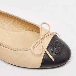 Pre Owned Chanel Beige/Black Leather CC Cap Toe Ballet Flats Size 36.5